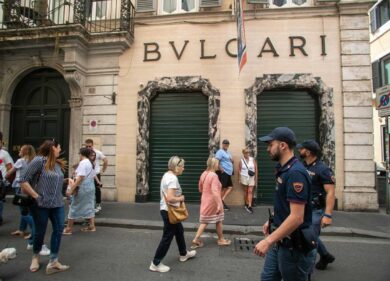 Gioielli spariti per mezzo milione: la banda del Buco svuota Bulgari a Roma