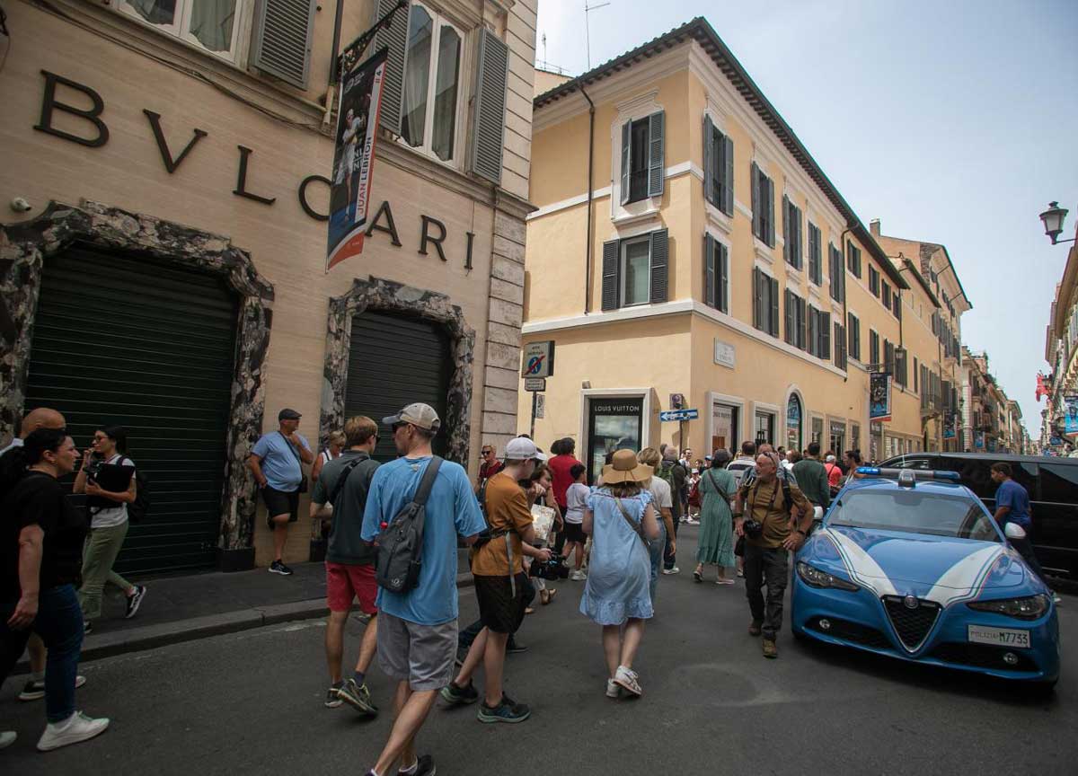 Gioielli spariti per mezzo milione: la banda del Buco svuota Bulgari a Roma