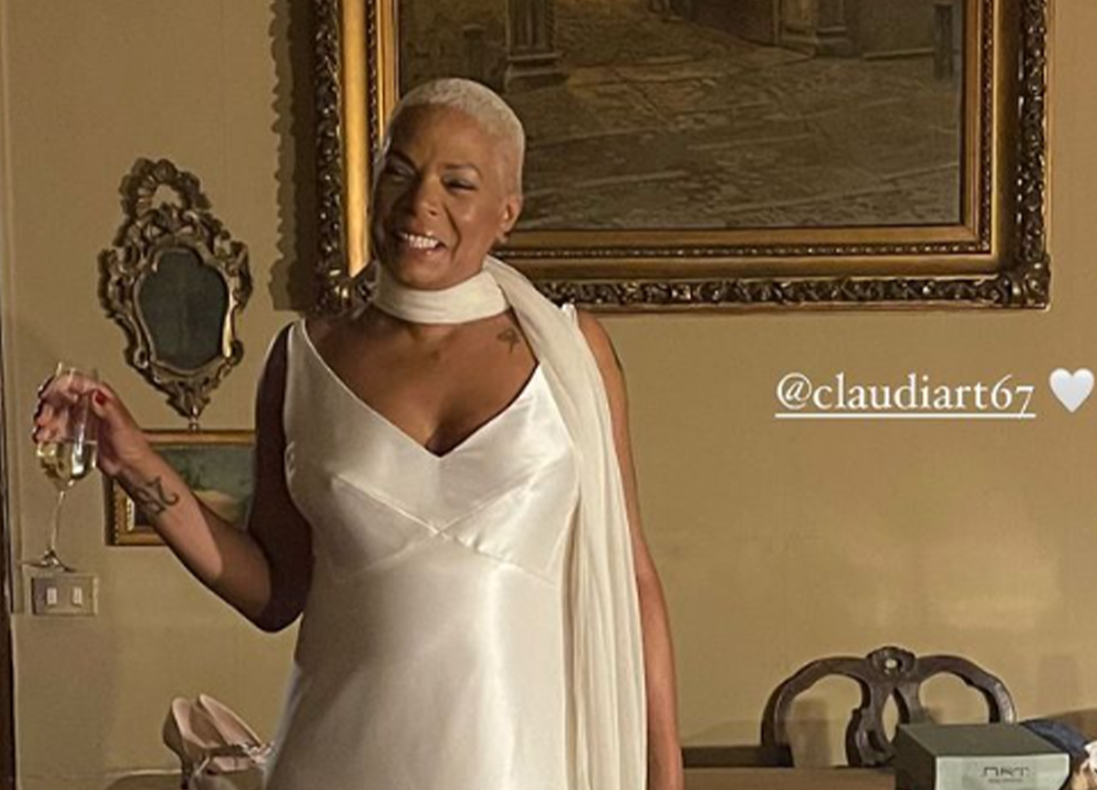 Elodie, al matrimonio della mamma Claudia manca Iannone. È un segnale? FOTO