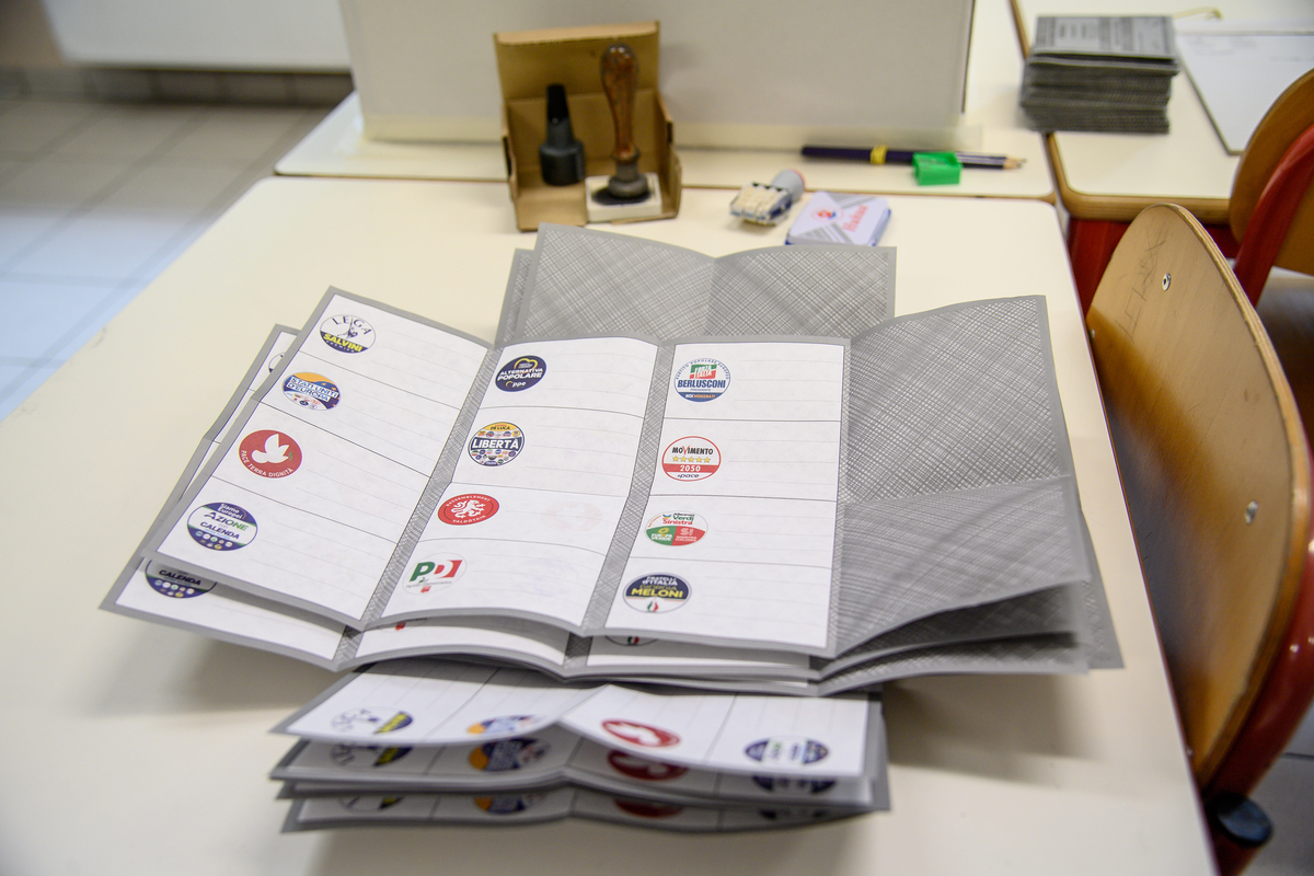 Europee, l’astensione anche sui social: su Facebook i politici fanno flop Europee, l’astensione anche sui social: su Facebook i politici fanno flop