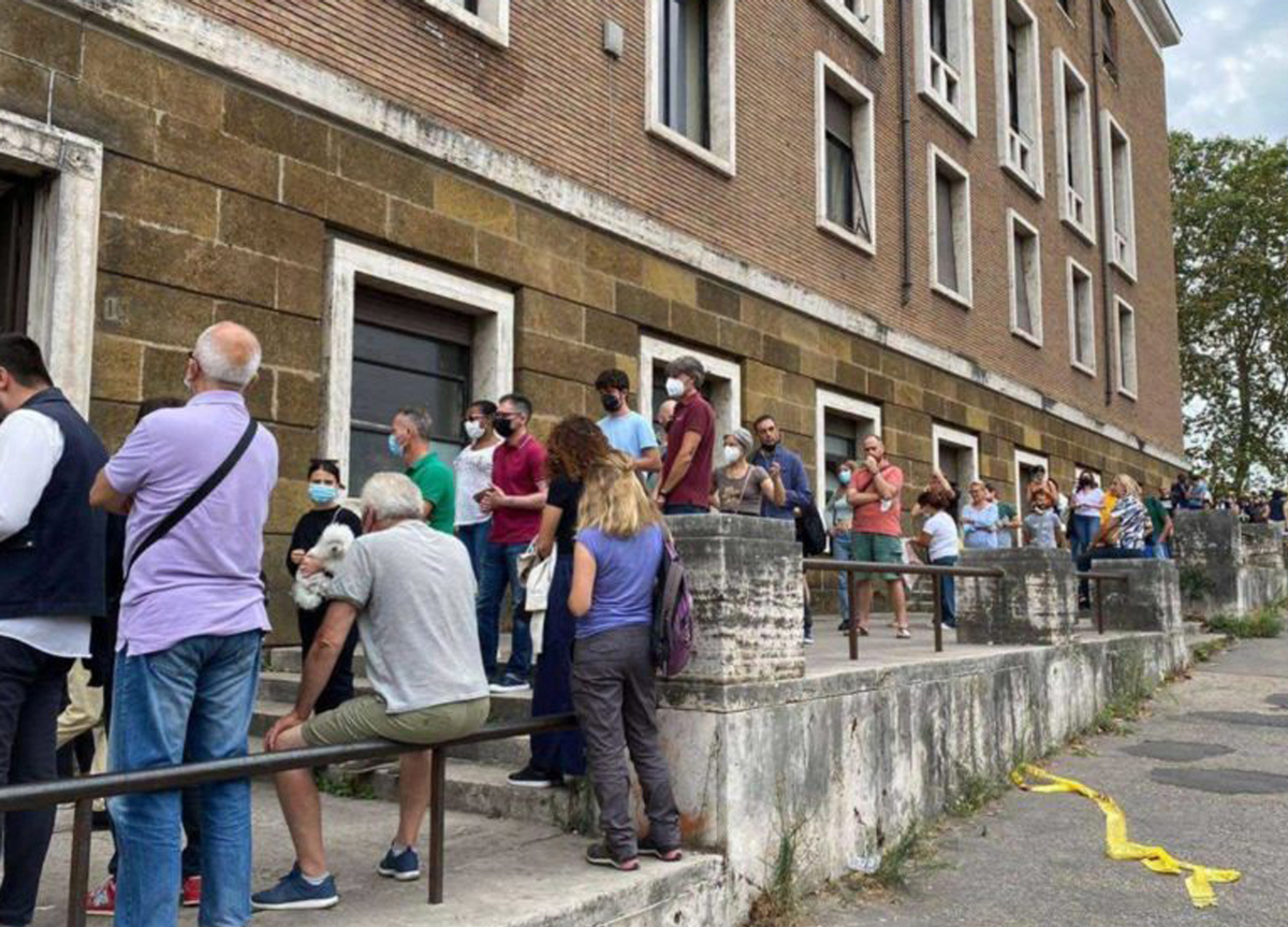 Elezioni Europee, sistema in tilt: lo scrutinio si ferma per colpa di Roma Elezioni Europee, sistema in tilt: lo scrutinio si ferma per colpa di Roma