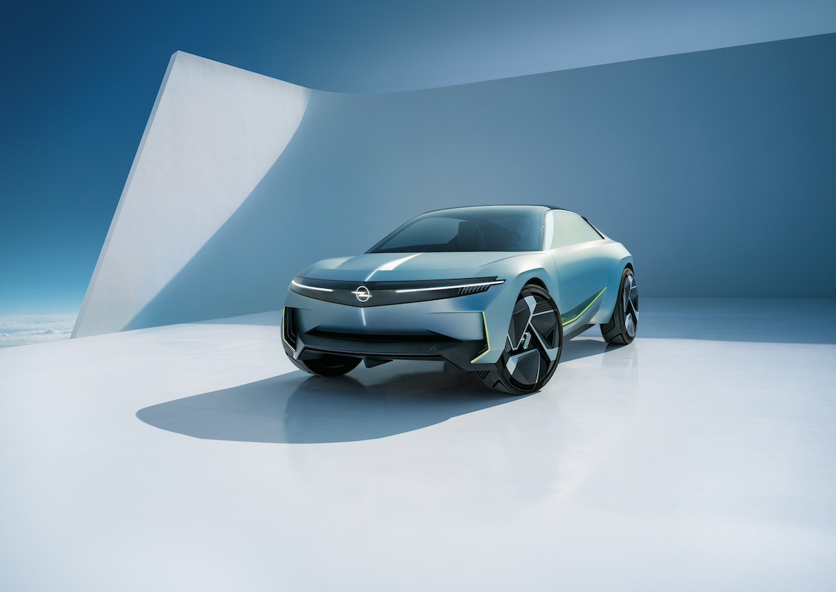 Opel celebra 125 anni di produzione e 60 anni di design Opel celebra 125 anni di produzione e 60 anni di design