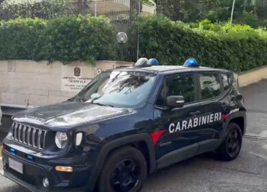 Giallo a Tarquinia, cadavere di un uomo senza un braccio trovato in spiaggia