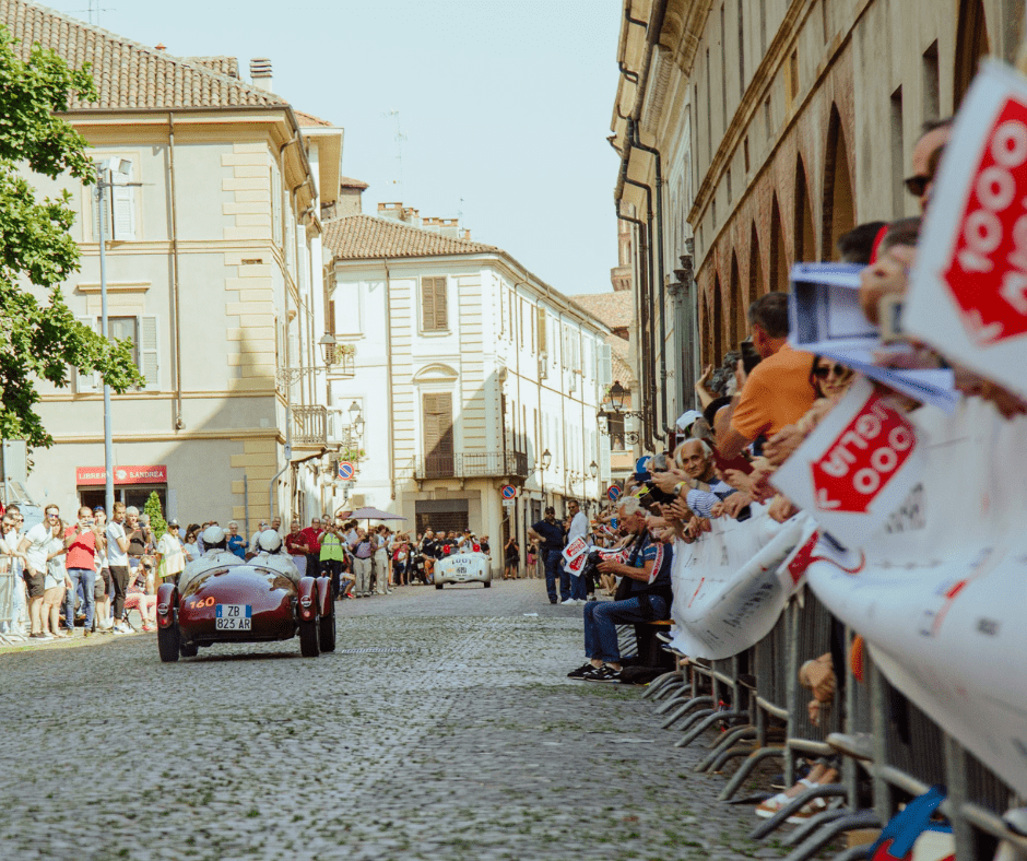 La 1000 Miglia a Torino: arrivo spettacolare in Piazza San Carlo La 1000 Miglia a Torino: arrivo spettacolare in Piazza San Carlo