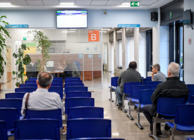 Pensioni, nuova mazzata sui trentenni: potranno “staccare” solo a 70 anni