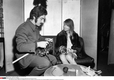 È morta Françoise Hardy, cantante francese icona degli anni Sessanta