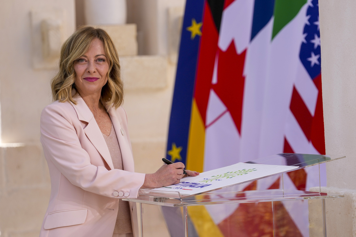 22314246 large 22314246 large