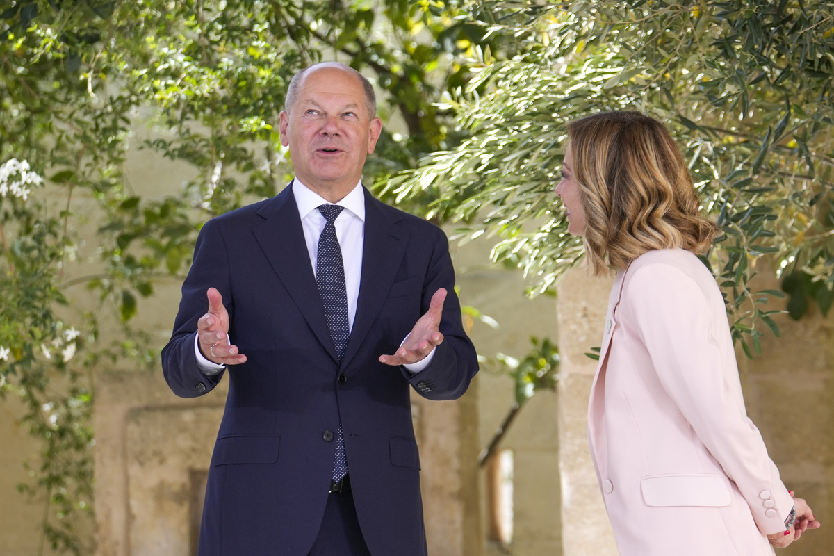 Aborto, Macron insiste e infiamma il G7. Meloni: “No a campagna elettorale” Aborto, Macron insiste e infiamma il G7. Meloni: “No a campagna elettorale”