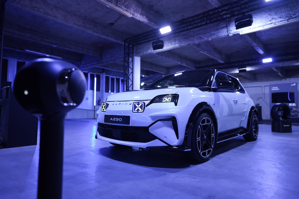 Alpine A290: la sportiva compatta elettrica debutta a Le Mans 2024