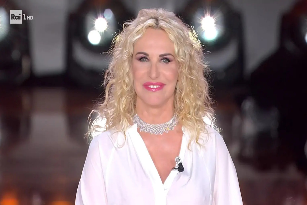 Antonella Clerici ricoverata d’urgenza: “Uno tsunami ma è andata bene” Antonella Clerici ricoverata d’urgenza: “Uno tsunami ma è andata bene”