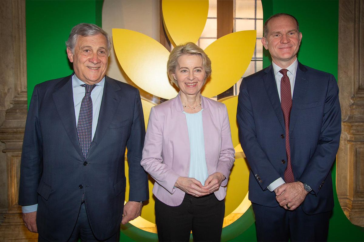 Von der Leyen “nasconde” il report sulla libertà di stampa. Assist a Meloni Von der Leyen “nasconde” il report sulla libertà di stampa. Assist a Meloni