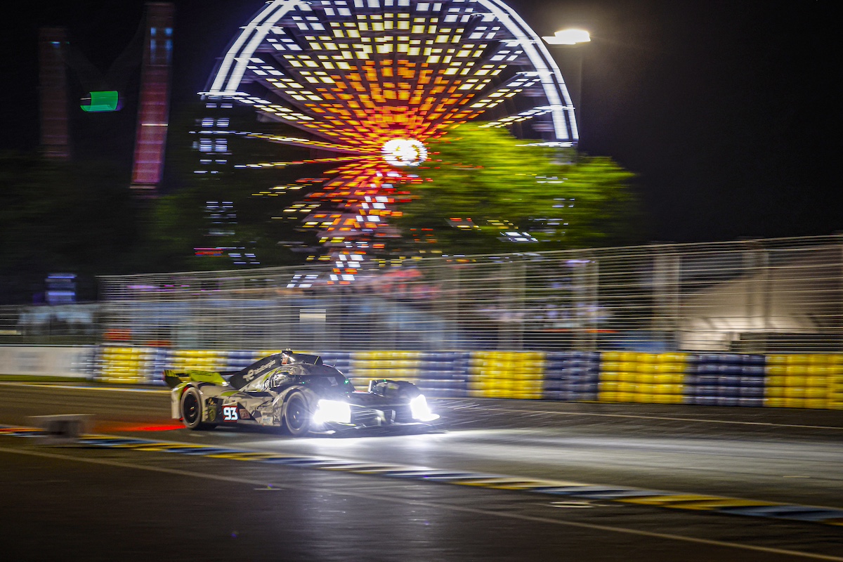 Le PEUGEOT 9X8 tagliano il traguardo alla 24 Ore di Le Mans 2024 Le PEUGEOT 9X8 tagliano il traguardo alla 24 Ore di Le Mans 2024