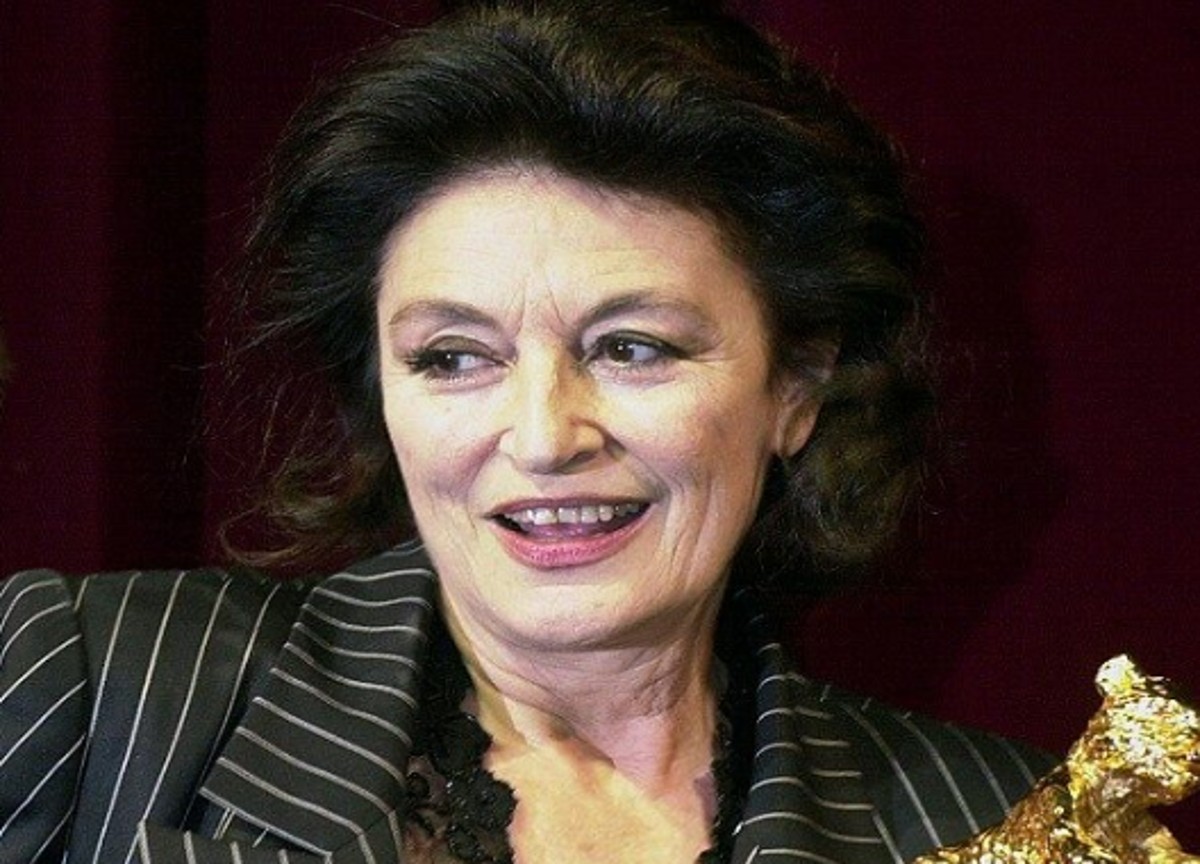 Morta Anouk Aimée, recitò ne “La Dolce Vita” al fianco di Marcello Mastroianni Morta Anouk Aimée, recitò ne “La Dolce Vita” al fianco di Marcello Mastroianni