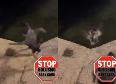 Ragazzini lanciano in mare un disabile, il gesto folle. VIDEO