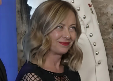 Le opposizioni contro il governo Meloni, Schlein in piazza: “Li fermeremo”