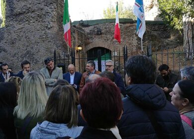 Studenti di sinistra aggrediti al Colle Oppio: “Sono i neofascisti” VIDEO