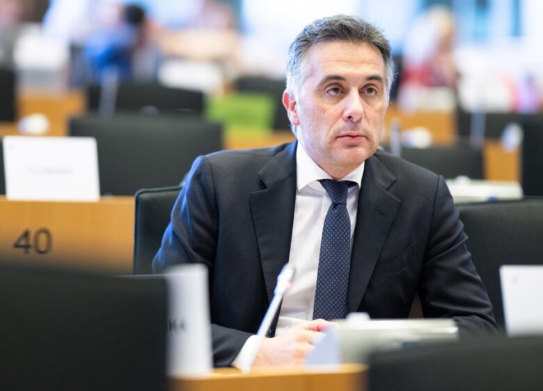 Automotive, Salini (FI-PPE): “Al Parlamento europeo accordo storico che supera la messa al bando del motore endotermico nel 2035”