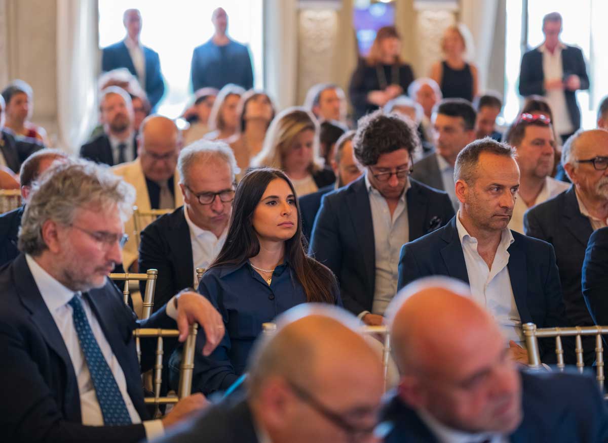 Si brinda col vino italiano top: 2 mld di bottiglie certificate valgono 9 mld