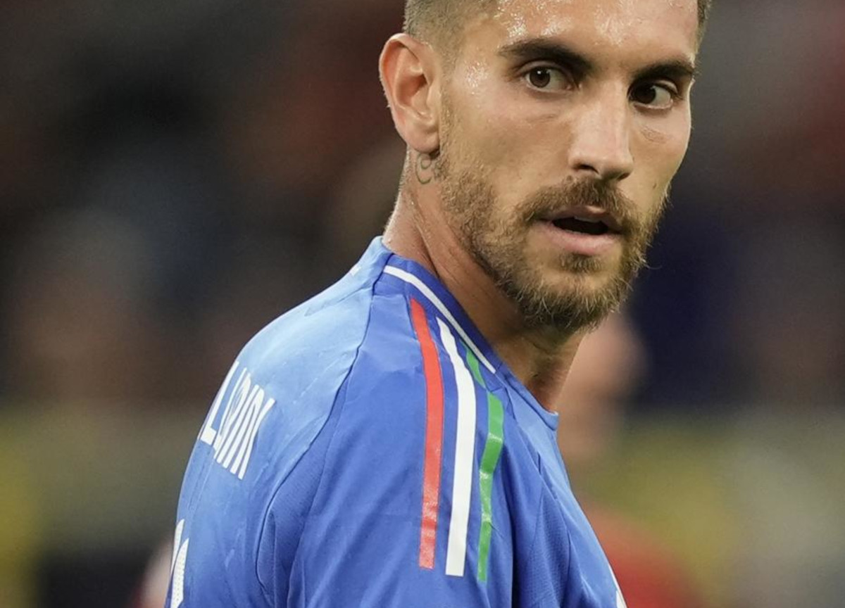 Nazionale italiana, che scandalo: sulla maglietta c’è la bandiera ungherese Nazionale italiana, che scandalo: sulla maglietta c’è la bandiera ungherese