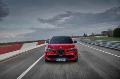 Alfa Romeo Junior VELOCE: debutto elettrico da 280 CV