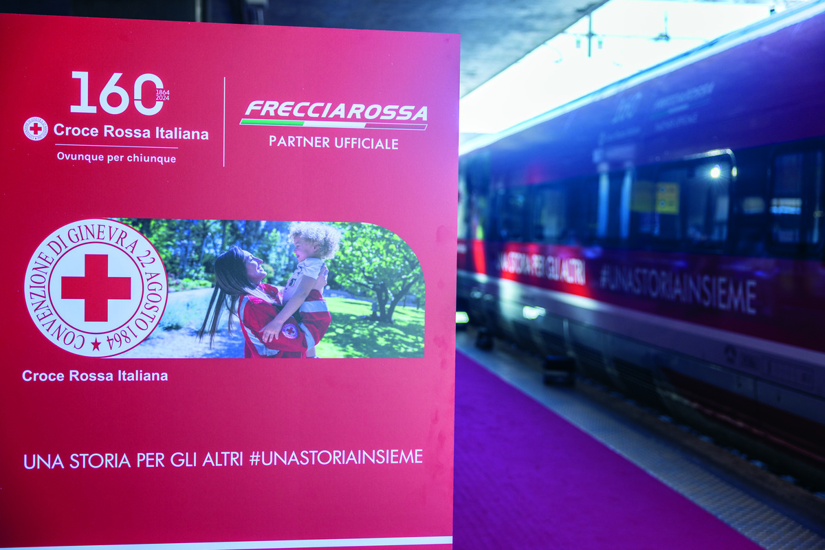 Gruppo FS presenta il Frecciarossa per i 160 anni della Croce Rossa Italiana