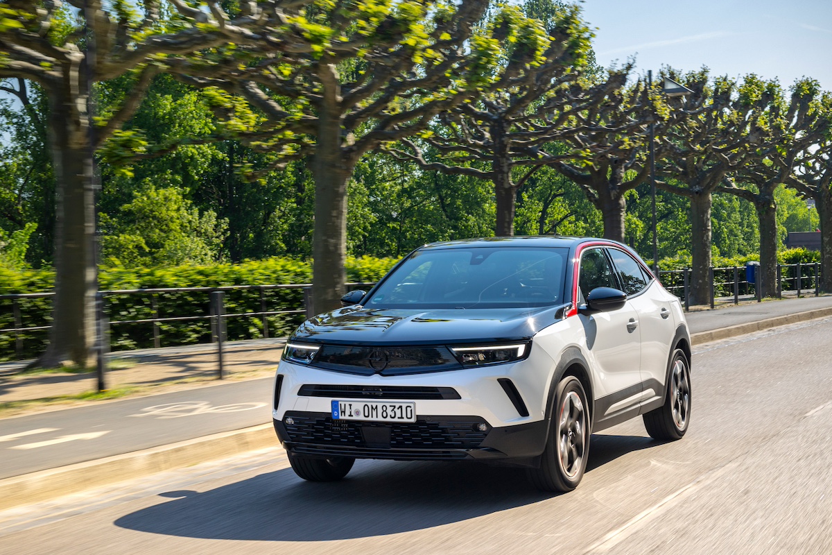 Opel lancia la nuova Mokka Hybrid, efficienza e comfort elettrificato Opel lancia la nuova Mokka Hybrid, efficienza e comfort elettrificato