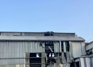 Disastro Bolzano, esplode una fabbrica. Operaio muove schiacciato dai rulli