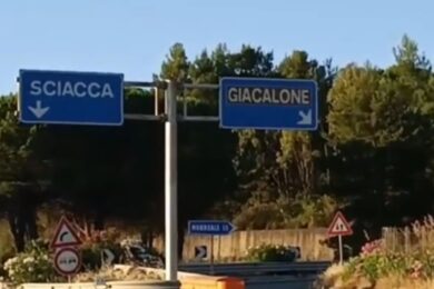 Alla guida ubriaca, incidente in Sicilia: morti una 20enne e bimbo di 16 mesi