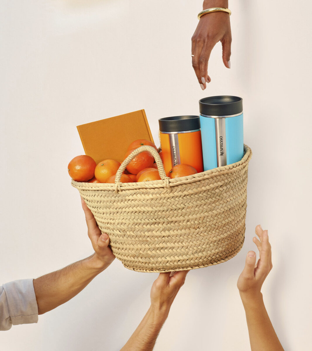 Nespresso, presentata la nuova collezione colorata da Pantone