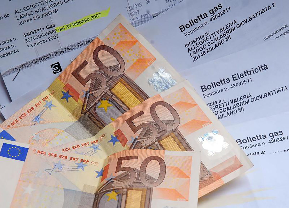 Energia, la liberalizzazione frutta miliardi ai colossi. Addio alla protezione Energia, la liberalizzazione frutta miliardi ai colossi. Addio alla protezione