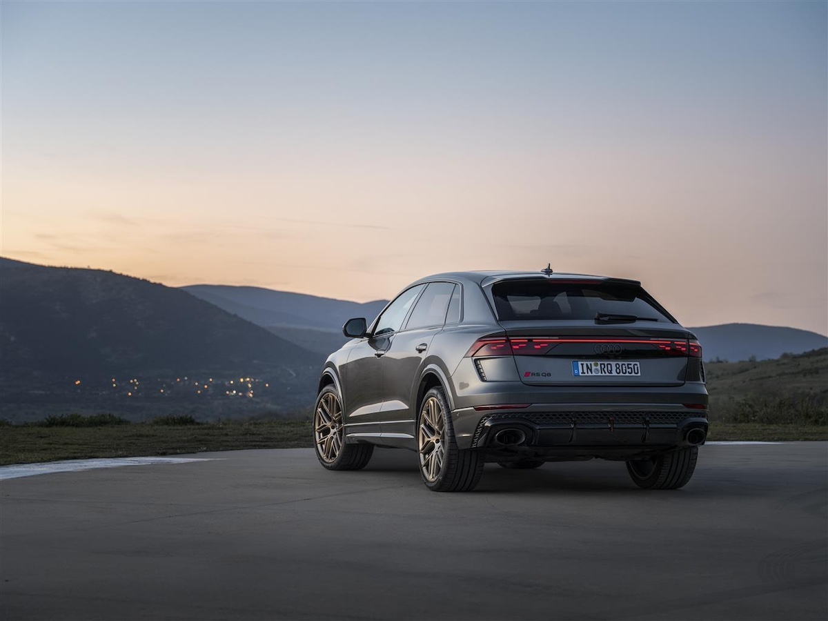 Nuova Audi RS Q8: record al Nurburgring Nuova Audi RS Q8: record al Nurburgring