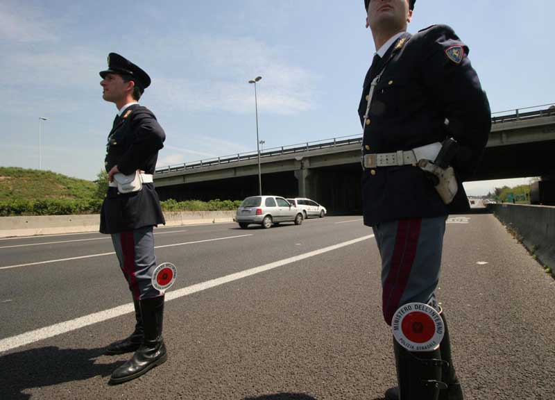 Terribile incidente sul Raccordo: si schianta in moto e muore bruciato Terribile incidente sul Raccordo: si schianta in moto e muore bruciato