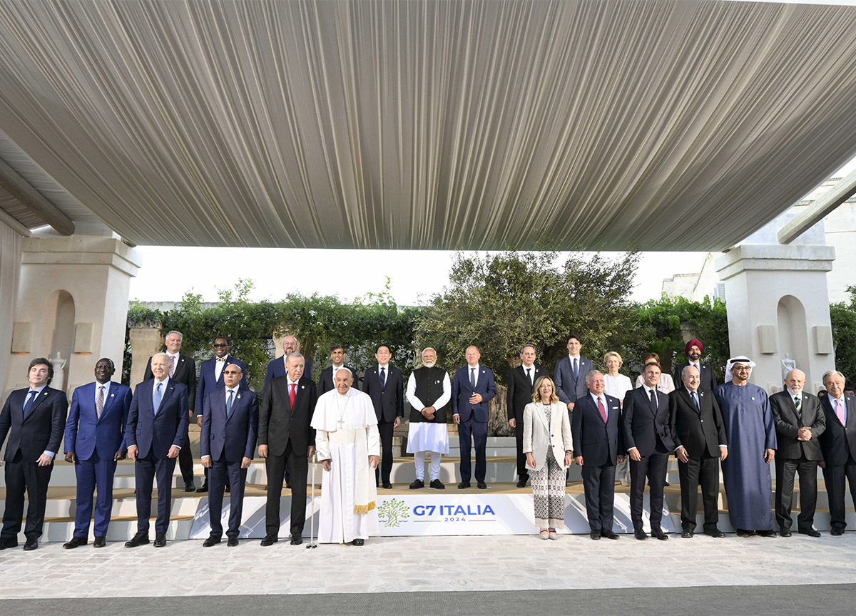 Di Martina Franca la sartoria per William Ruto presidente del Kenia