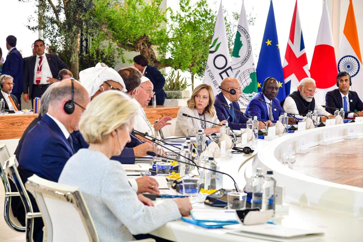 Di Martina Franca la sartoria per William Ruto presidente del Kenia