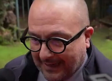 Ecco le gaffe di tutti politici: spunta la cartellina di Sangiuliano