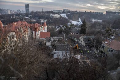 Guerra Ucraina, le tappe per una pace possibile tra Kiev-Mosca: il piano Usa