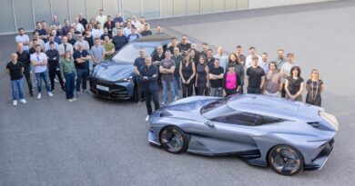 CUPRA Trionfa ai Red Dot Awards con DarkRebel e Tavascan