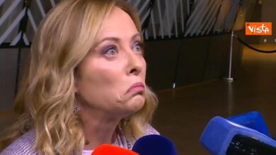 Nomine Ue, Meloni si astiene e scherza con i cronisti: “L’ho fatto per voi, così per giorni scrivete che l’Italia è isolata”