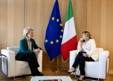 Von der Leyen rischia il flop in Aula. Meloni lo sa. Inside