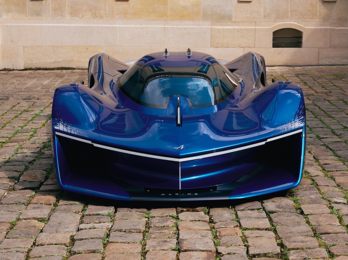 Alpine e A$AP Rocky insieme a Parigi per il debutto di American Sabotage Alpine e A$AP Rocky insieme a Parigi per il debutto di American Sabotage