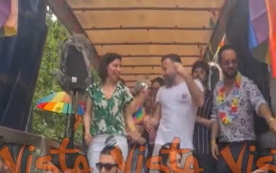 Schlein e Zan ballano “Maracaibo” di Lu Colombo sul carro del Pride di Milano