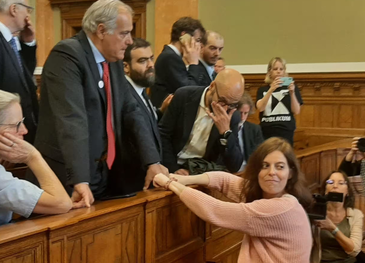 Feltri: “Salis? Come una cameriera di Catanzaro”. Ira dei calabresi: querelato Feltri: “Salis? Come una cameriera di Catanzaro”. Ira dei calabresi: querelato