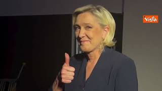 Francia, vince il Fronte Nazionale: Le Pen ringrazia con il pollice in su