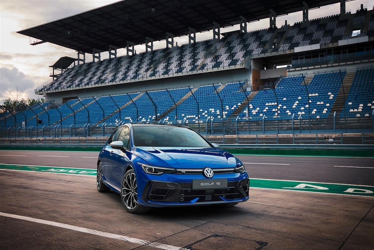 Volkswagen rivoluziona il mercato con le nuove Golf R e Golf R Variant Volkswagen rivoluziona il mercato con le nuove Golf R e Golf R Variant