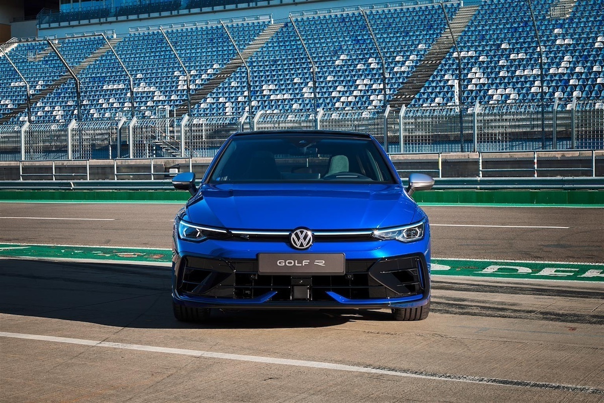 Volkswagen rivoluziona il mercato con le nuove Golf R e Golf R Variant Volkswagen rivoluziona il mercato con le nuove Golf R e Golf R Variant