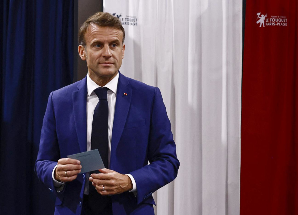 Francia, Macron abbandonato dai suoi. La virata a Sx gli costerà l’Eliseo Francia, Macron abbandonato dai suoi. La virata a Sx gli costerà l’Eliseo