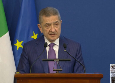 Bankitalia lancia l’allarme: “In rete falsi video del Governatore Panetta”