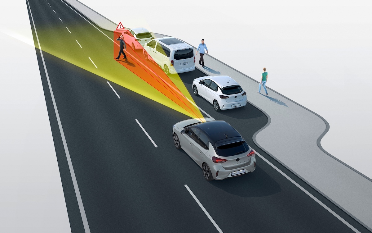 Nuovi Sistemi di Assistenza alla guida obbligatori: Opel è pronta Nuovi Sistemi di Assistenza alla guida obbligatori: Opel è pronta