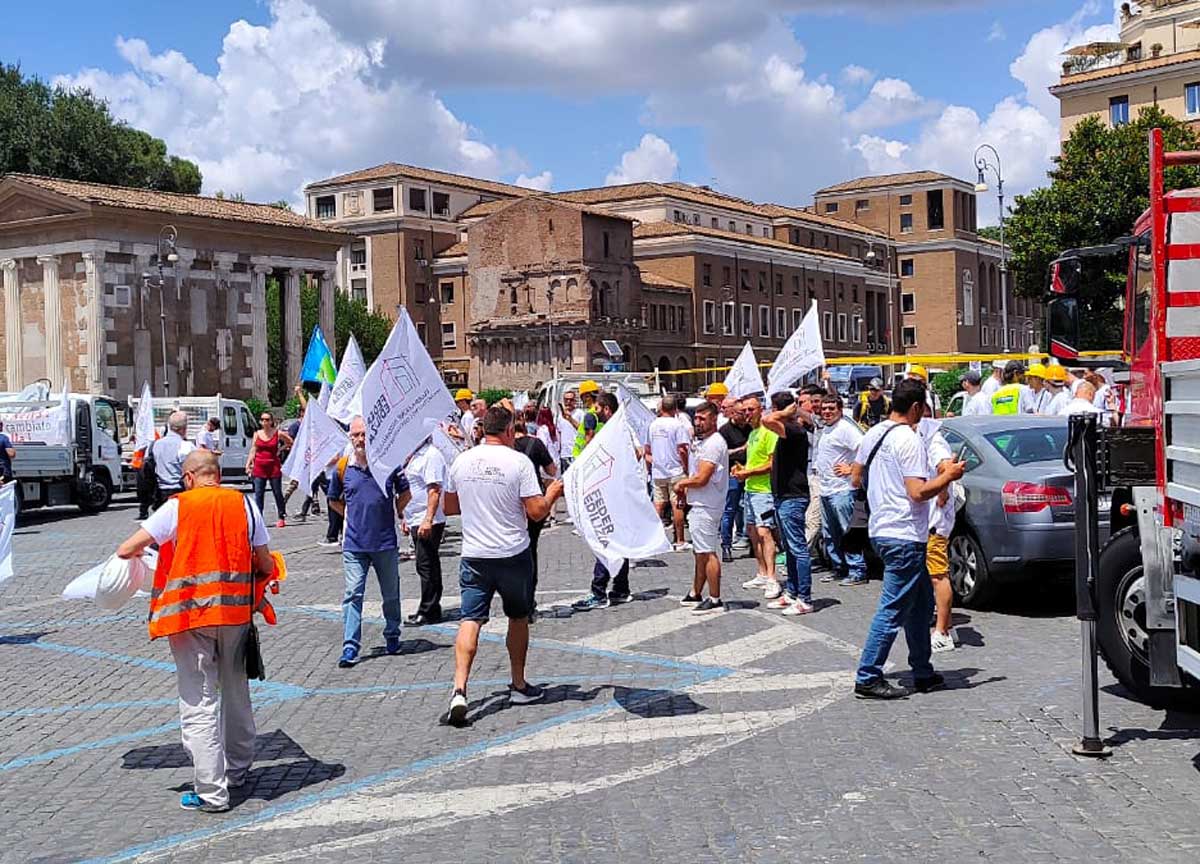 Superbonus, in piazza la catastrofe: 1,7mln di famiglie e 600 mila imprese