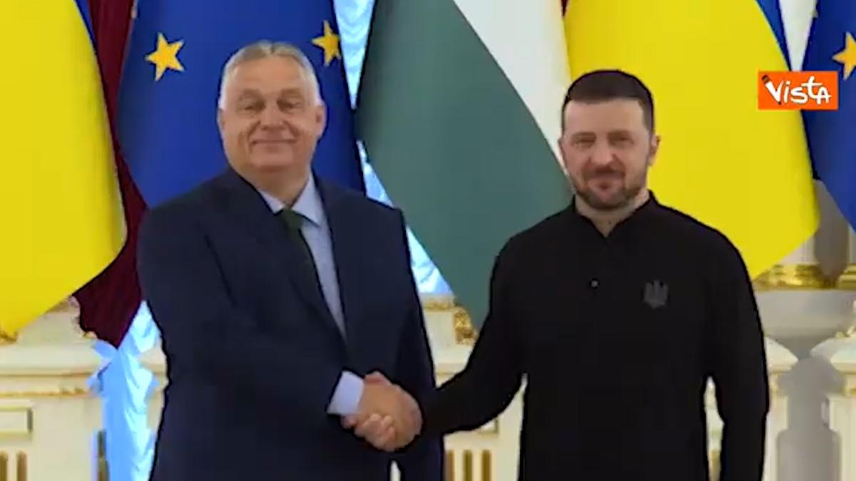Orban incontra Zelensky a Kiev, prima visita in Ucraina dall’inizio della guerra Orban incontra Zelensky a Kiev, prima visita in Ucraina dall’inizio della guerra